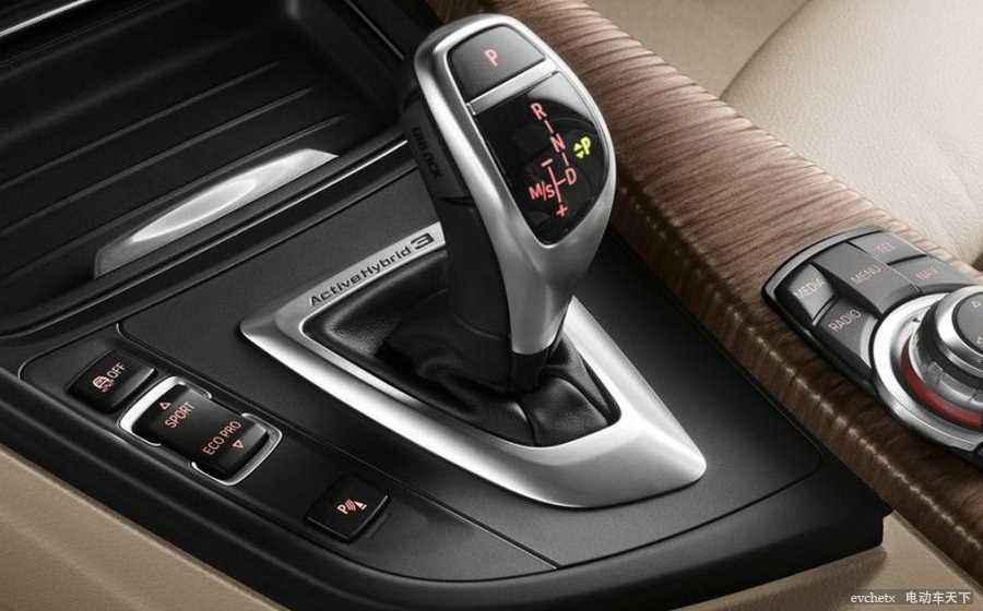 宝马ActiveHybrid 3内饰高清大图