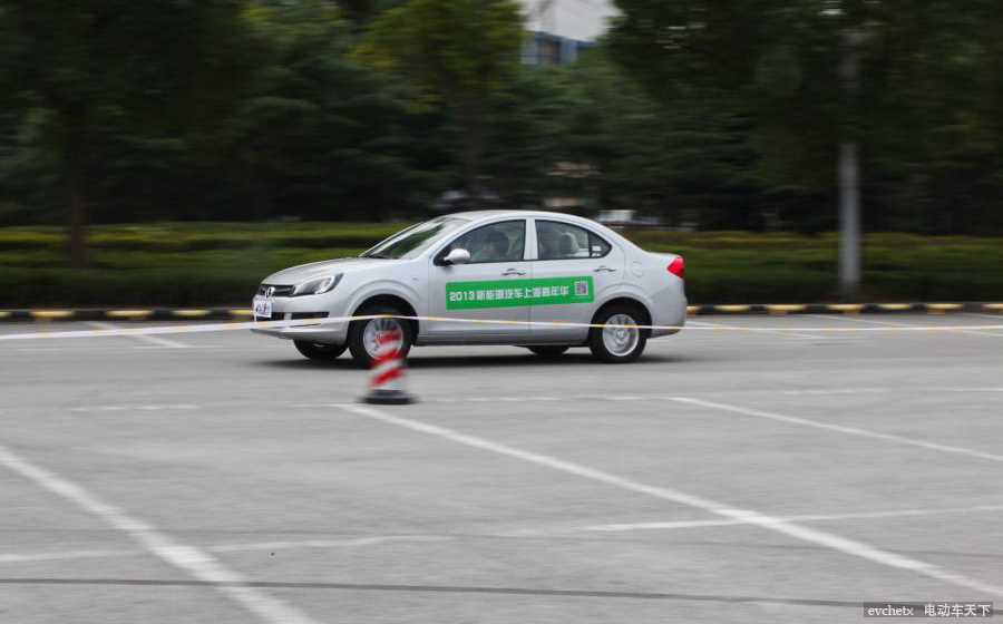 江淮iEV4外观高清大图