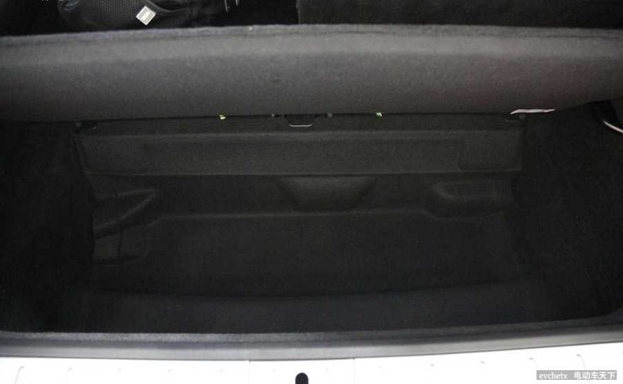 MODEL X 90D其他高清大图
