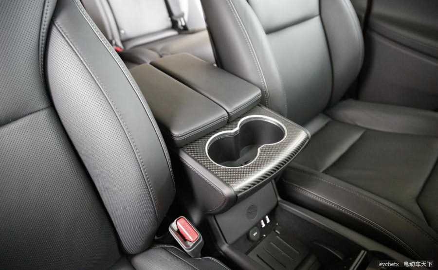 MODEL X 90D座椅高清大图