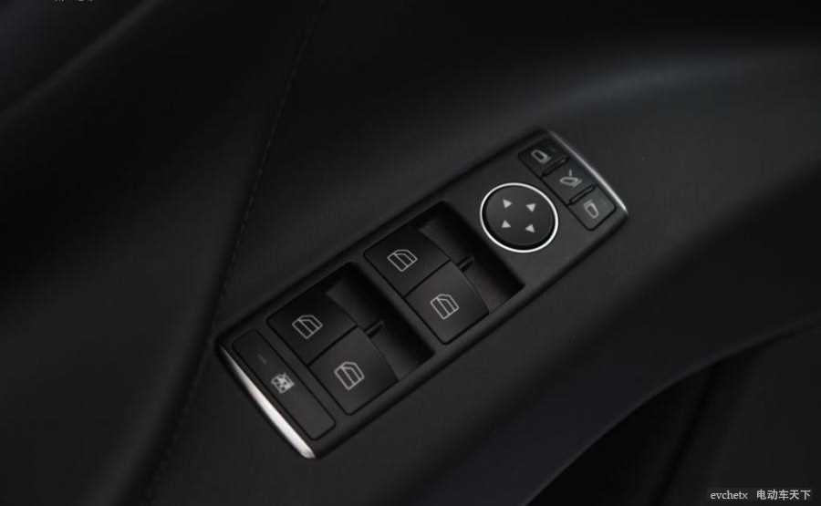 MODEL X 90D内饰高清大图