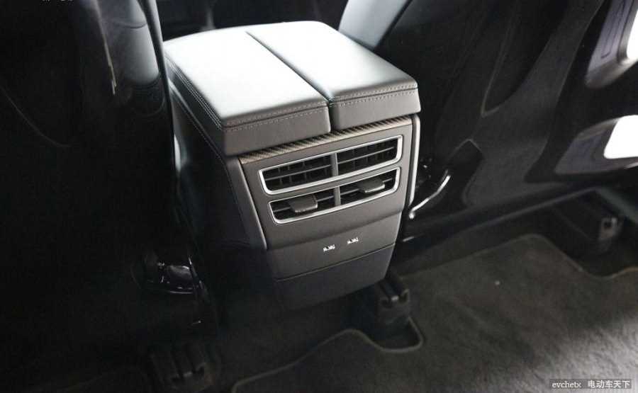 MODEL X 90D座椅高清大图