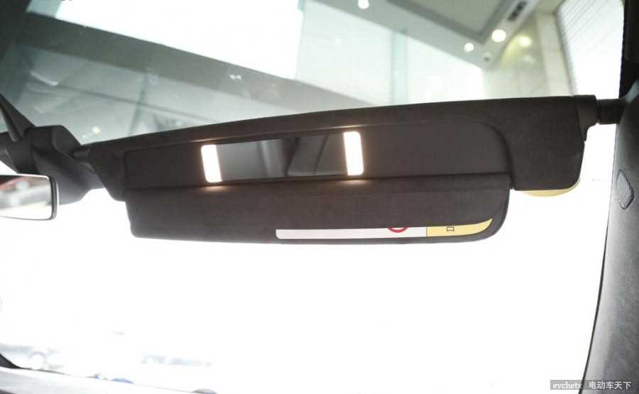 MODEL X 90D内饰高清大图