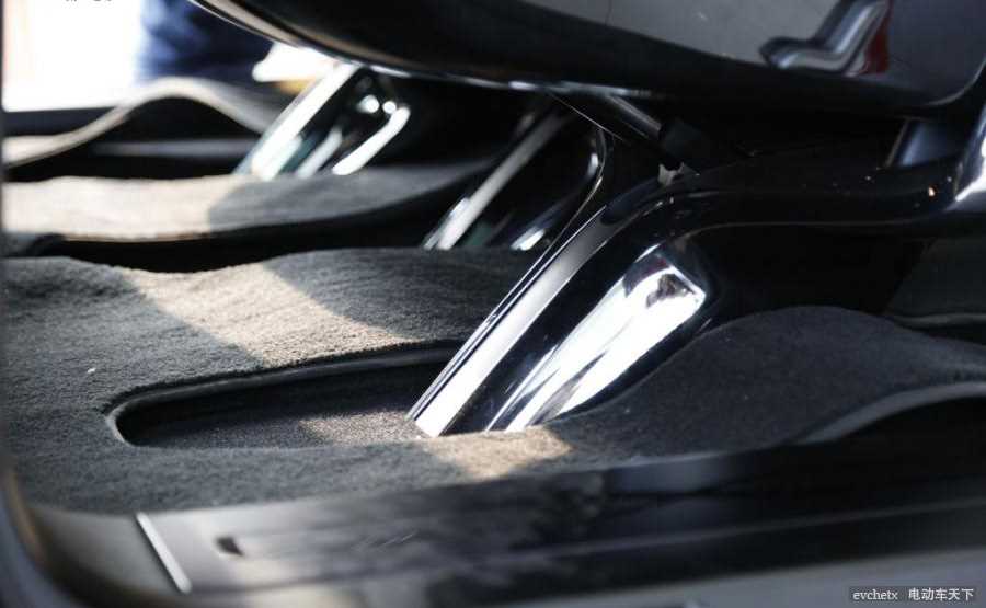 MODEL X 90D其他高清大图
