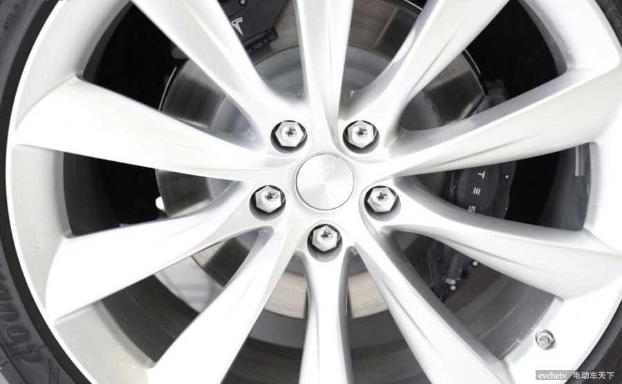 MODEL X 90D其他高清大图