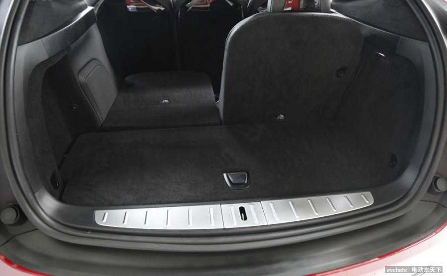 MODEL X 90D其他高清大图